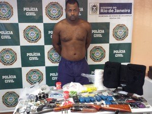 16ago13-policia-rj-facebook.3